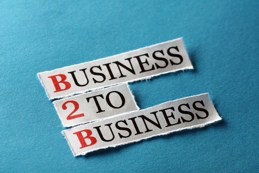 Ilustración sobre marketing digital para empresas industriales y B2B que no dependen de contenido visualmente atractivo